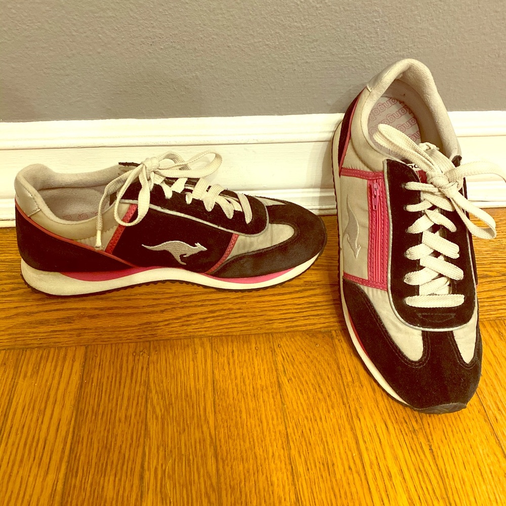 KangaROOS Black and Pink Zipper Sneakers